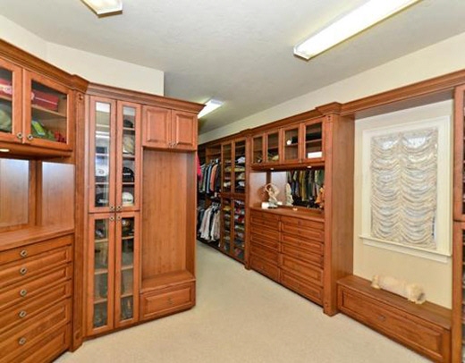 -master-bedroom-closet