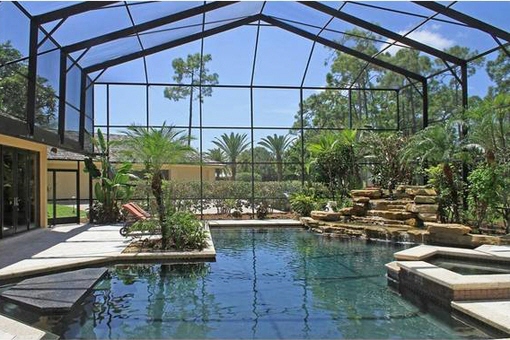 Terrasse mit Pool und Springbrunnen in Fort Myers